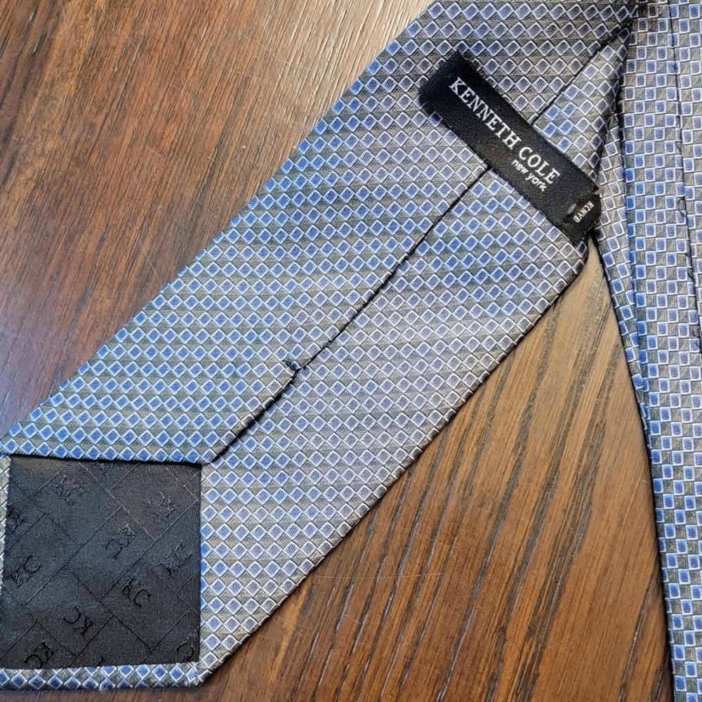 Kenneth Cole tie - Picture 4 of 5
